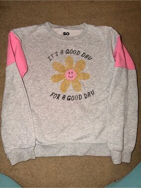 SO Light Gray &  Yellow Daisy “good day” girls 14/16